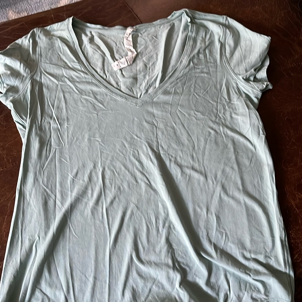 Lululemon tee shirt -Size 4